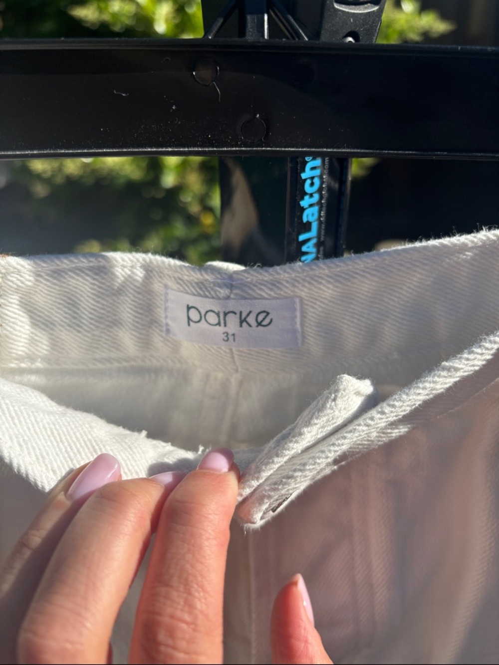 Parke Low Rise Baggy Jeans in white - Picture 3 of 4